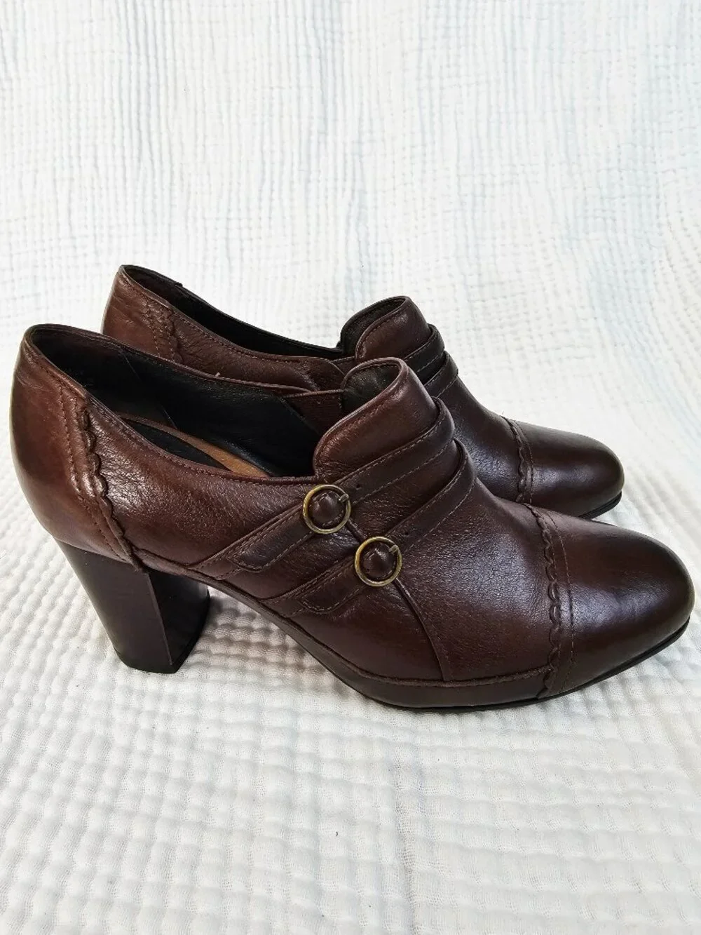 Clarks Artisan Brown Leather Double Buckle Heeled Shootie - Women's 8